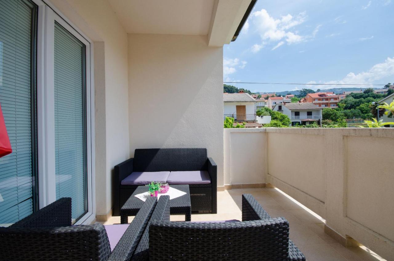 Apartments Toni Banjol Екстер'єр фото