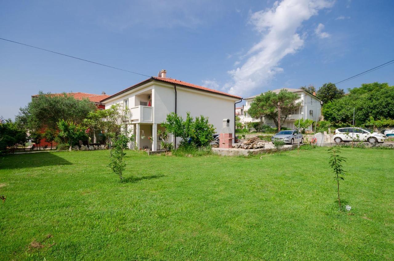 Apartments Toni Banjol Екстер'єр фото