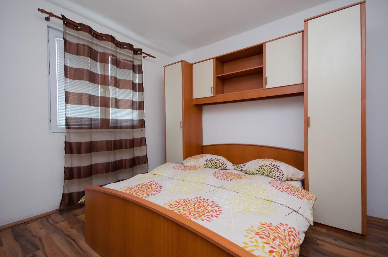Apartments Toni Banjol Екстер'єр фото