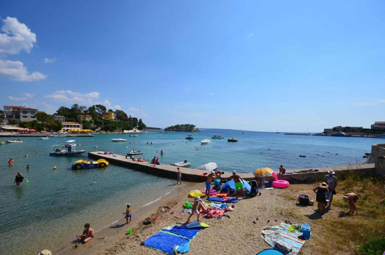 Apartments Toni Banjol Екстер'єр фото