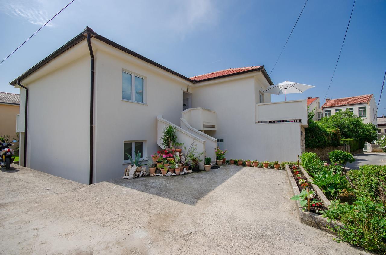 Apartments Toni Banjol Екстер'єр фото