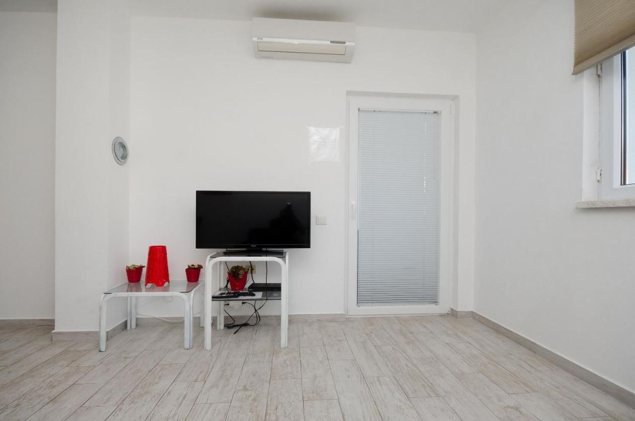 Apartments Toni Banjol Екстер'єр фото