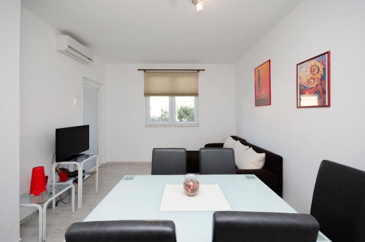 Apartments Toni Banjol Екстер'єр фото