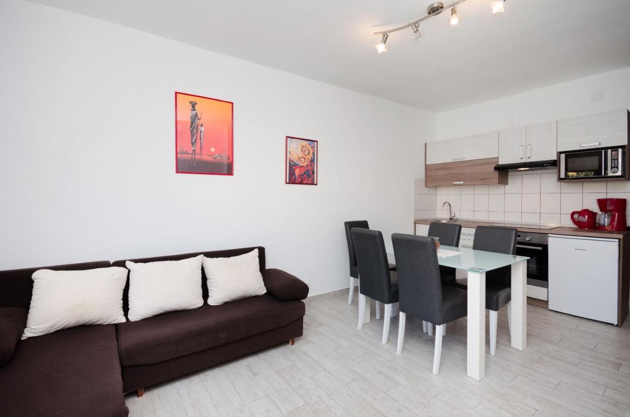 Apartments Toni Banjol Екстер'єр фото