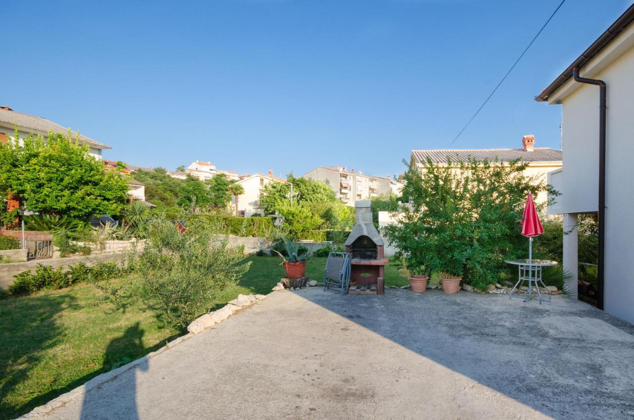 Apartments Toni Banjol Екстер'єр фото